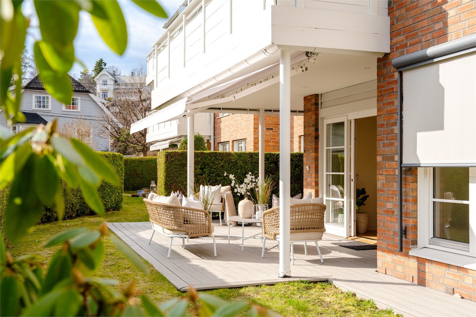 Velkommen til Ekelyveien 11B! - Presentert av Therese Ekeli Berg v/ Eiendomsmegler Krogsveen. Foto: Borowiak, Chris.