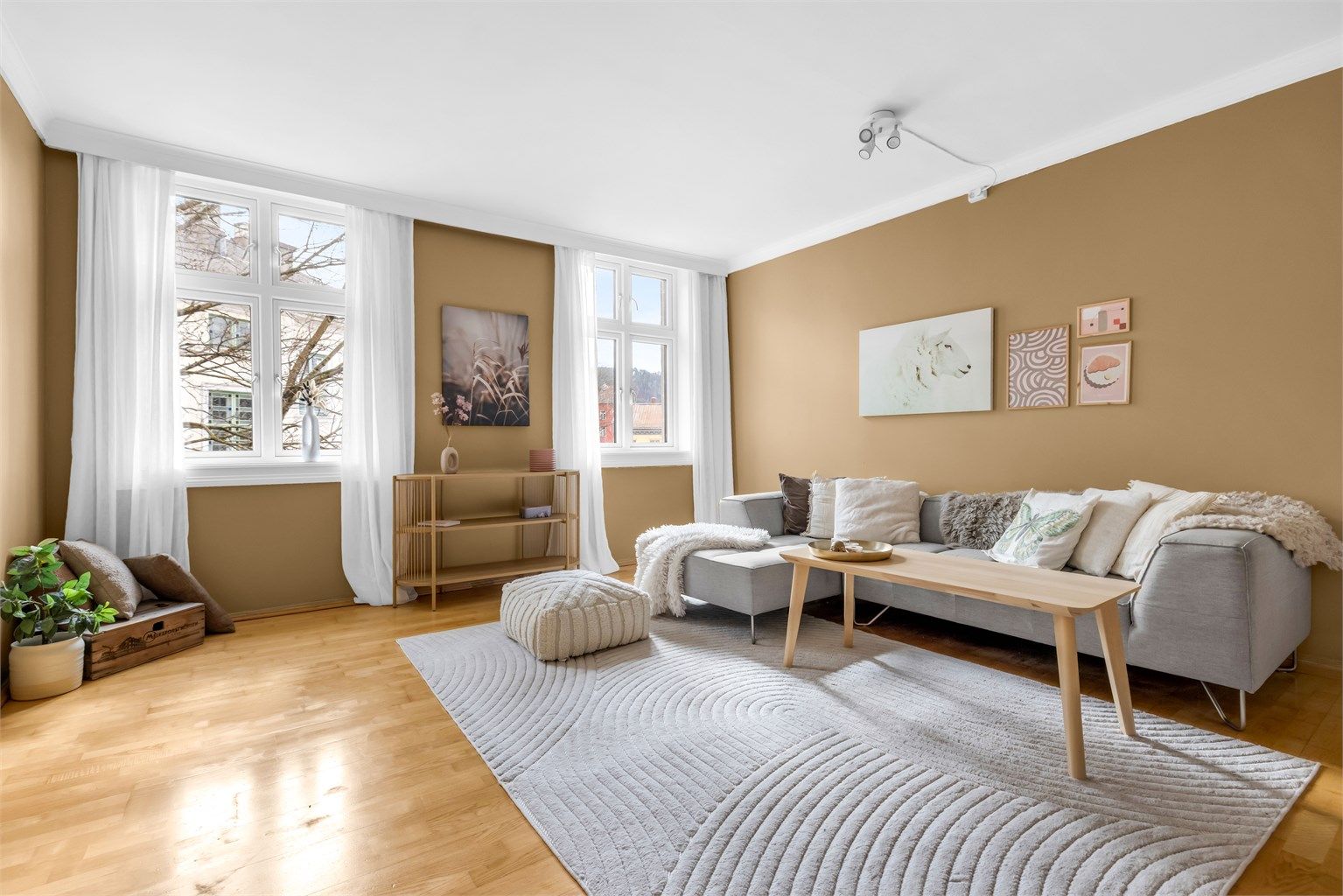 Velkommen til Schweigaards gate 54B! Presentert av Marius Iversen v/ Eiendomsmegler Krogsveen. Foto: Isnitt As. 