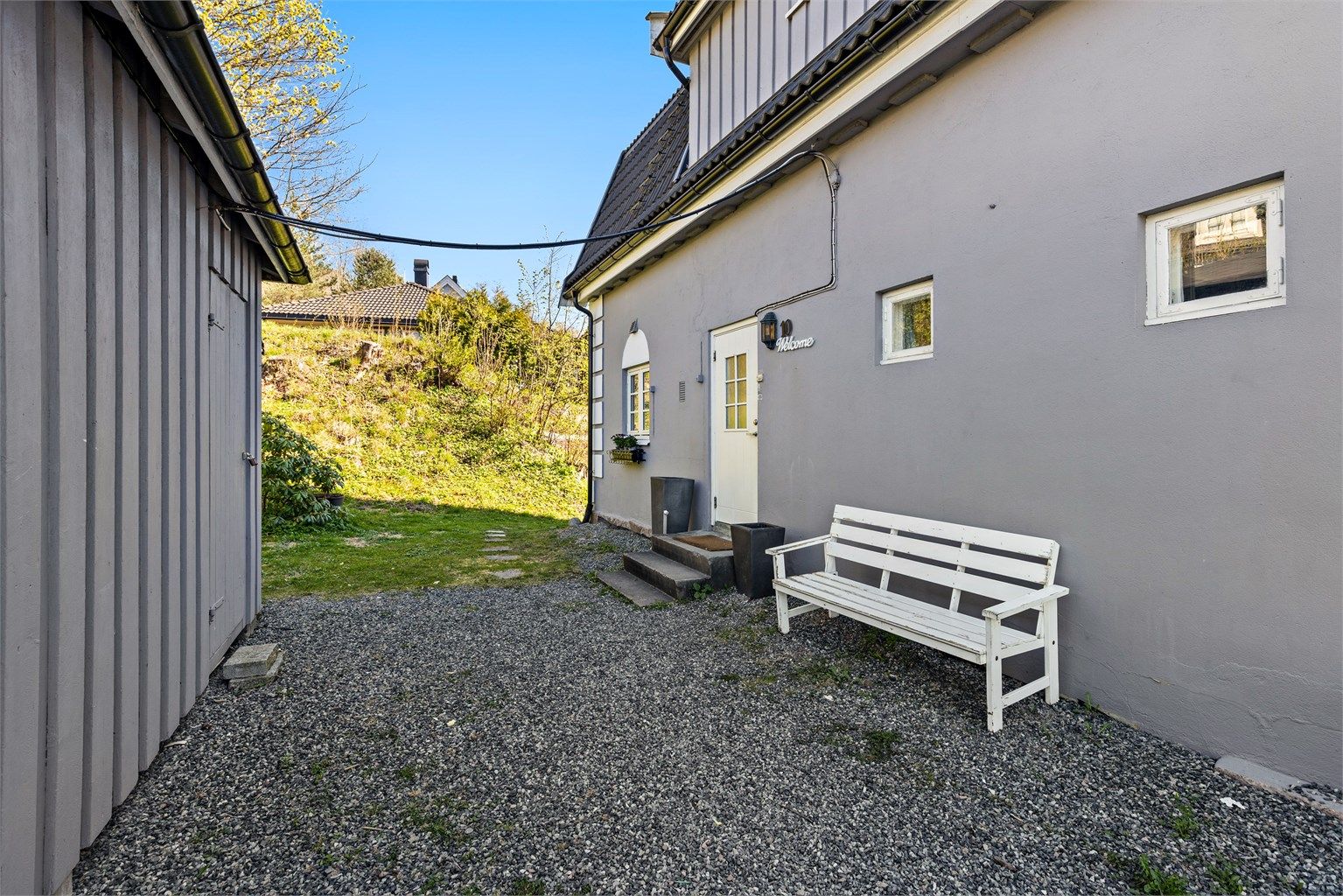 Adkomst til leiligheten via felles trappeoppgang.