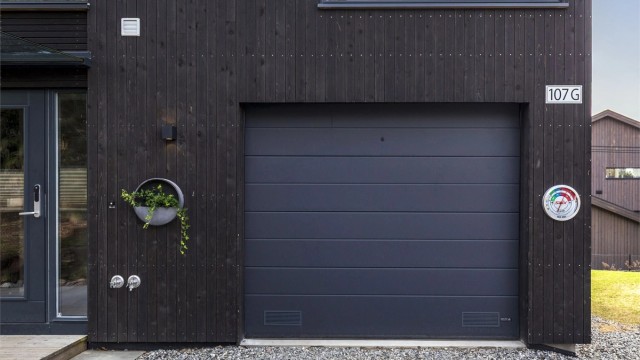 Garasjeplass med eilbillader