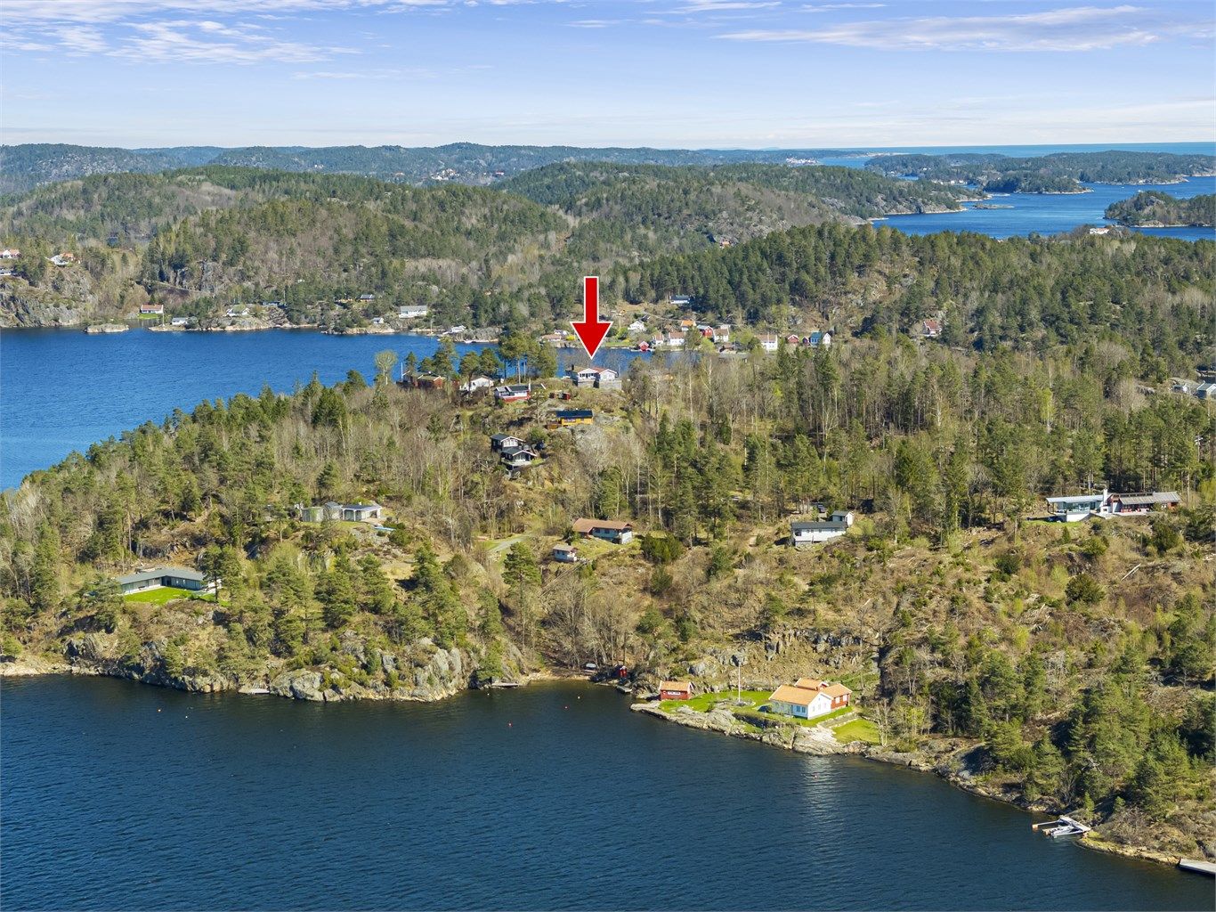 Oversikt over det idylliske området rundt eiendommen.