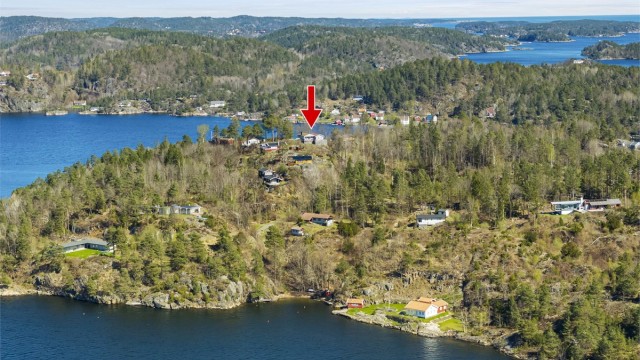 Oversikt over det idylliske området rundt eiendommen.