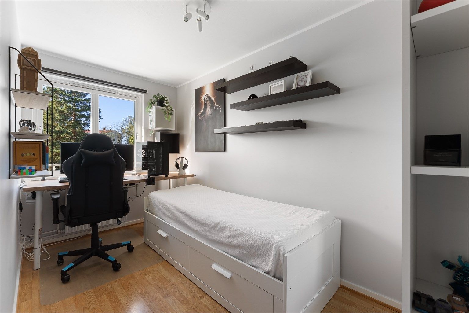 Også det tredje soverommet har en god størrelse og flere bruksmuligheter.