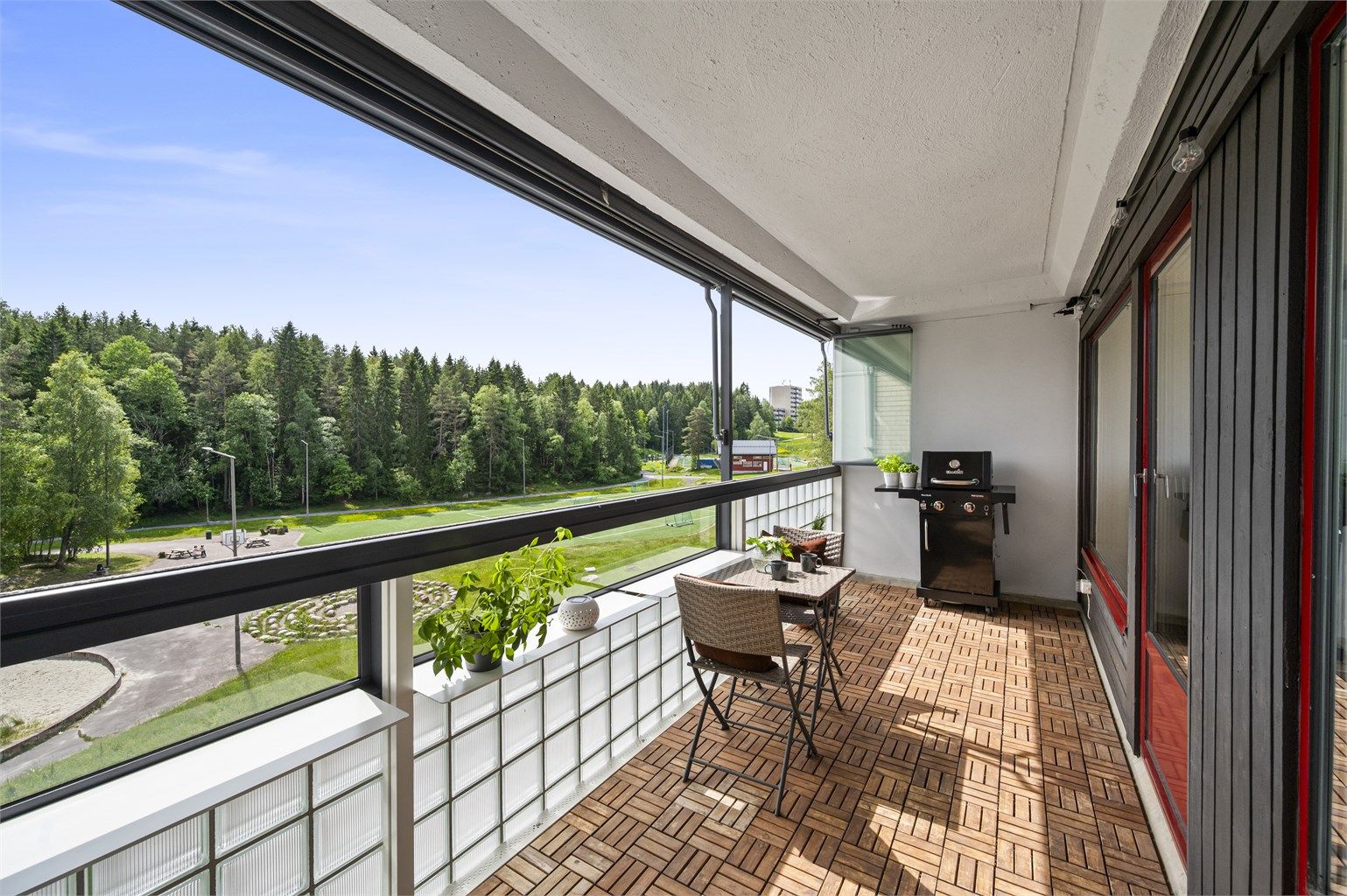 Eiendomsmegler Krogsveen v/Morten Frølich ønsker deg velkommen til Sverre Iversens vei 15