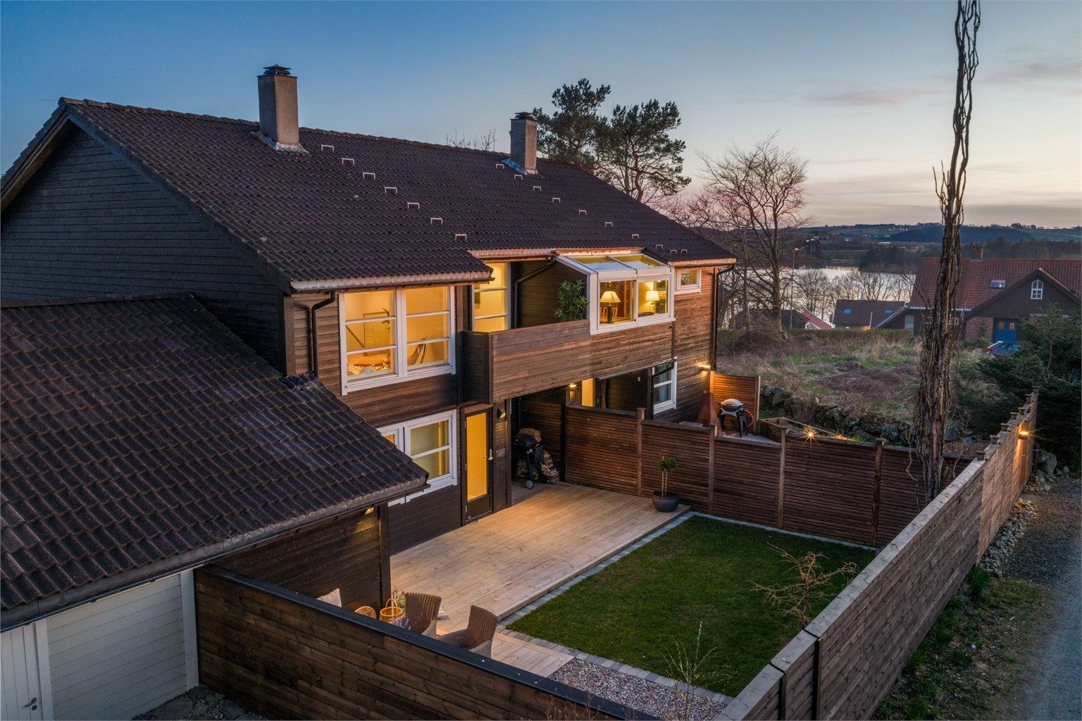 Hagen er inngjerdet og skjermet, slik det passer perfekt også for dem med små barn. 

Foto: Martin Nordbø