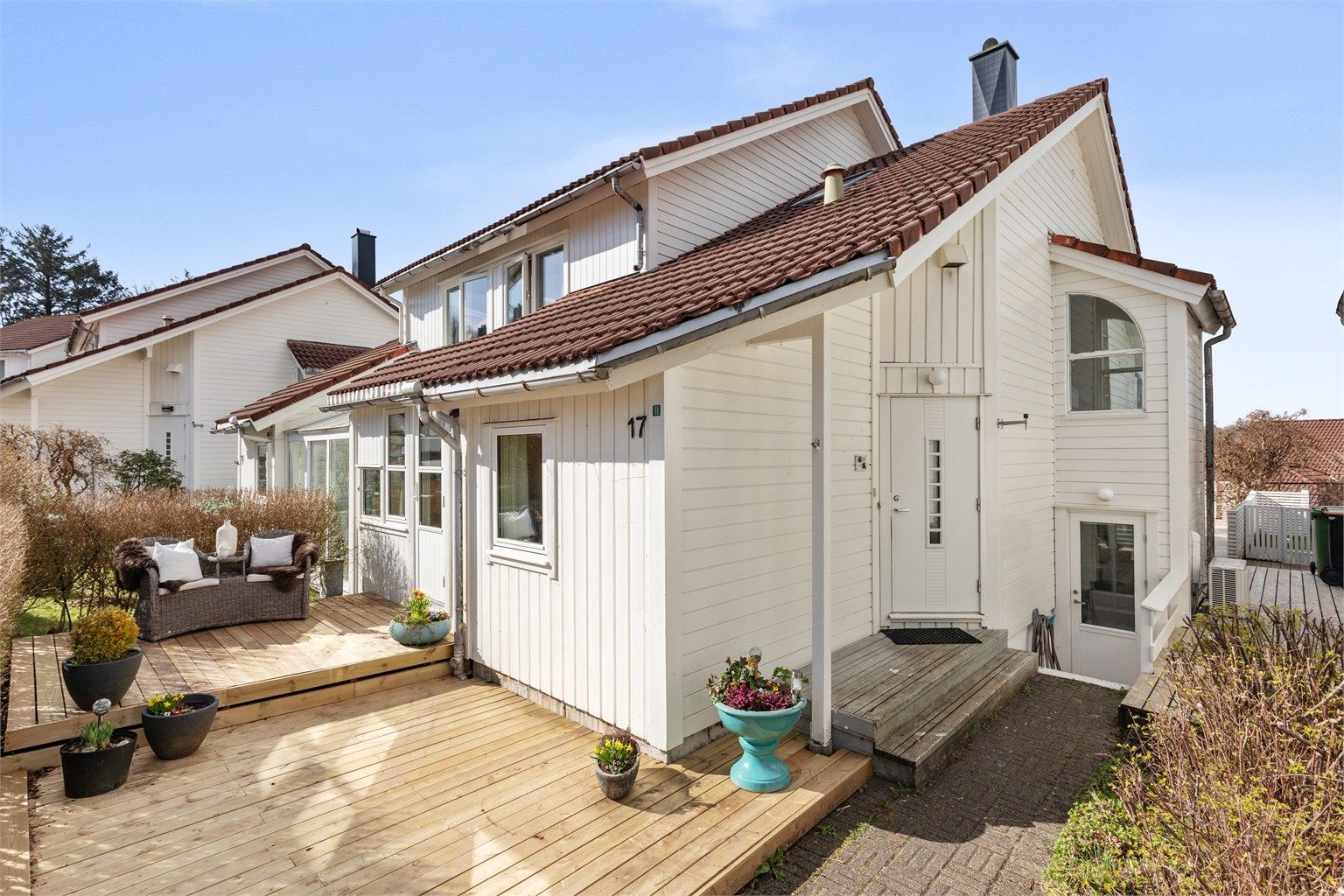 Stilfull vertikaldelt tomannsbolig med fantastiske kvaliteter.