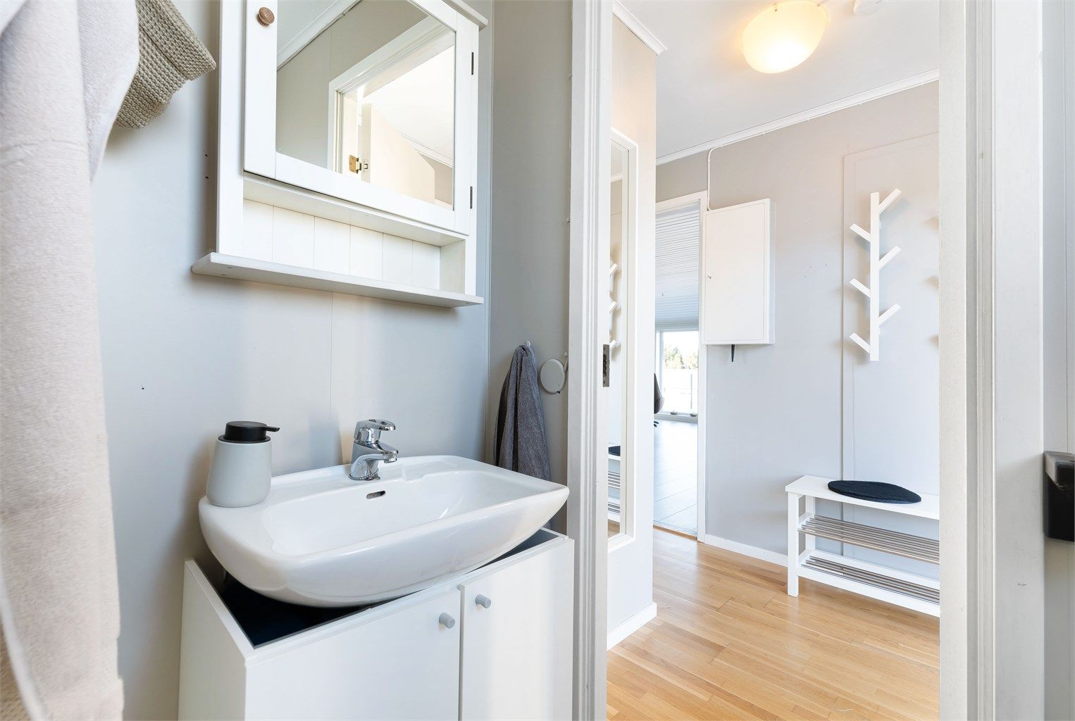 Tilkomst til bad fra entré