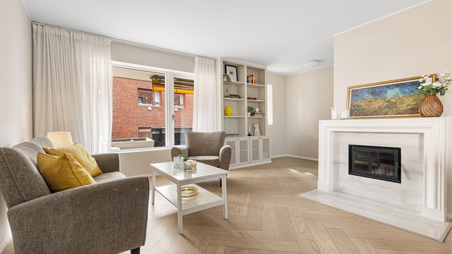 Peisovnen med glassdør ble installert i 2021 og gir ekstra varme og hygge på kalde dager.