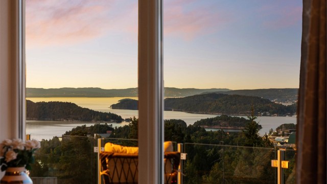 Flott utsikt fra stuen og terrasse