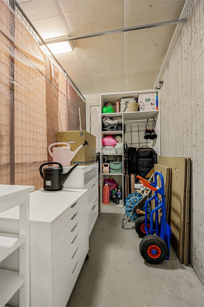 Leiligheten disponerer en ekstern bod på 4 m² i samme etasje.