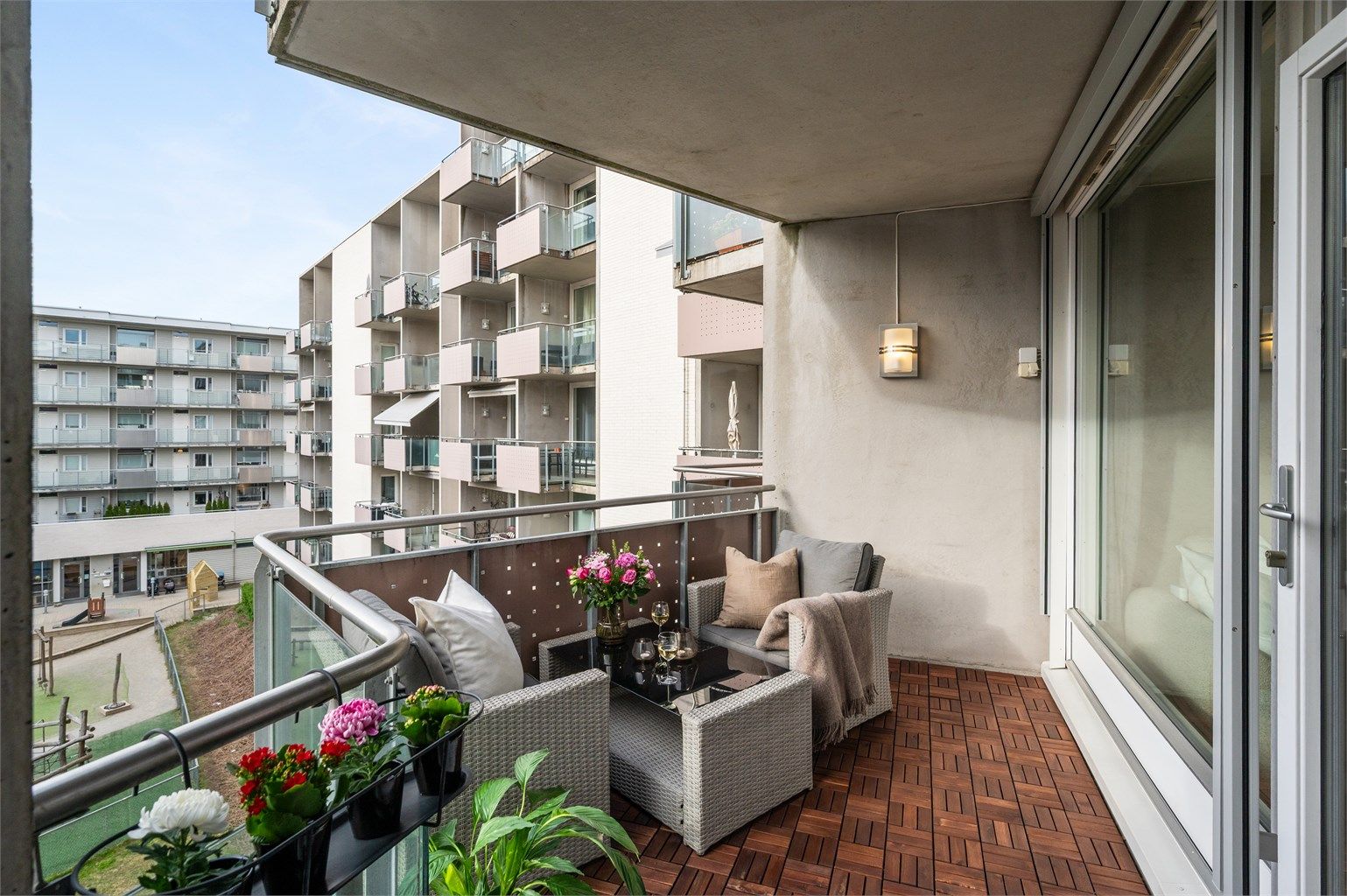 Tom Martinsen v/Krogsveen ønsker velkommen til Gunnar Schjelderups vei 11K. 