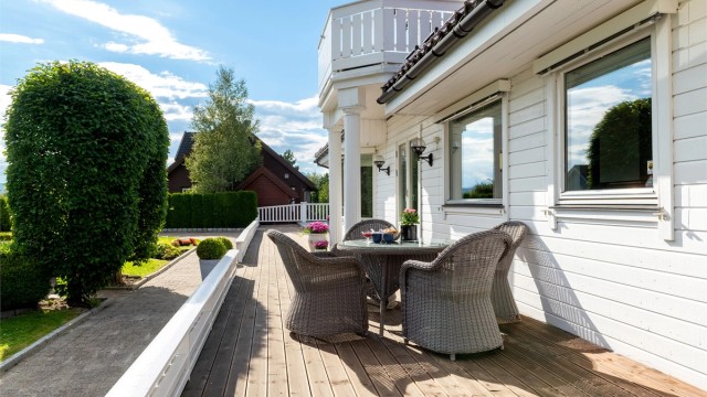 Deler av terrassen mot syd