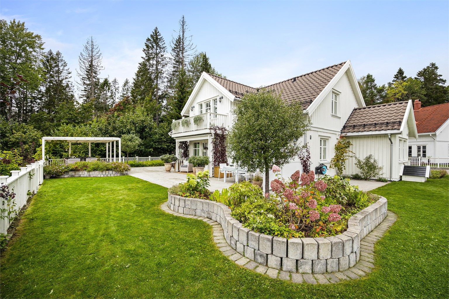 Her er det flere soner for både spise- og loungegrupper.