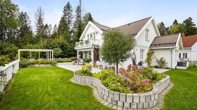 Her er det flere soner for både spise- og loungegrupper.