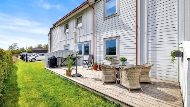 Eiendomsmegler Krogsveen v/Siv S Ostrø ønsker velkommen til Rødovre vei 30A