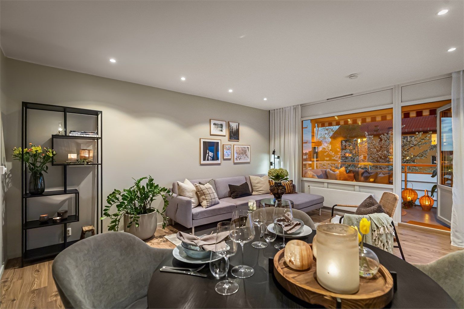 Boligen gjennomgikk vesentlig oppussing i 2019 og fremstår som en bolig med god standard.