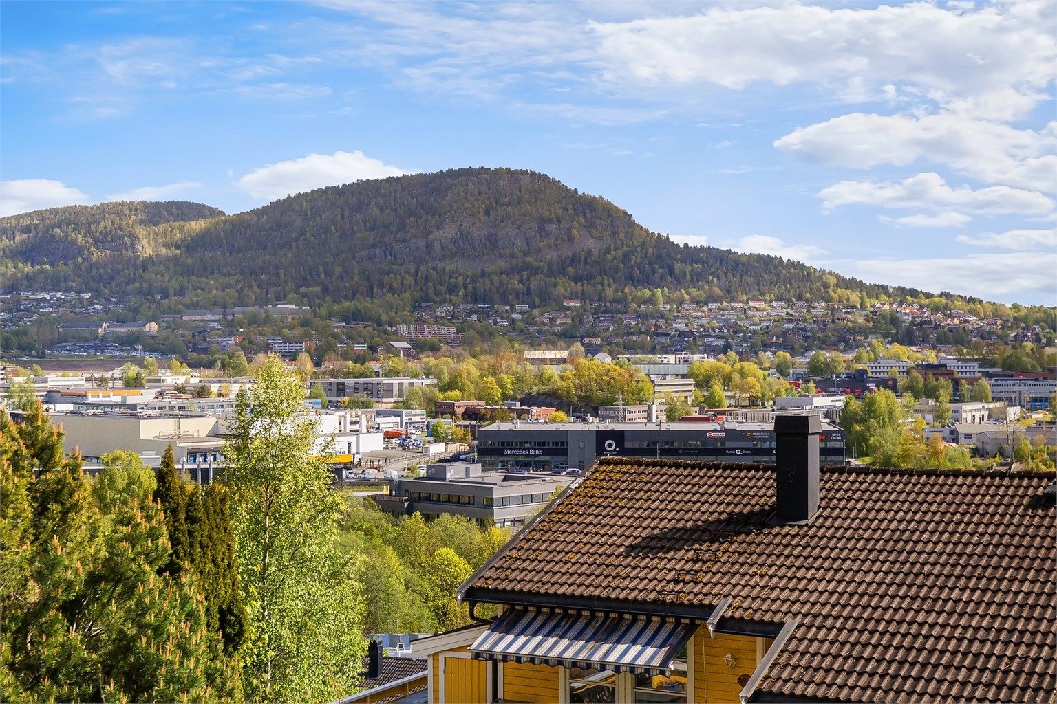 Kirkerudbakken skianlegg ligger kun et steinkast unna, med muligheter for ski inn og ski ut.