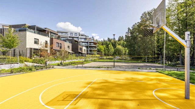 Nærområde - Basketballbane og sandvolleyballbane i området