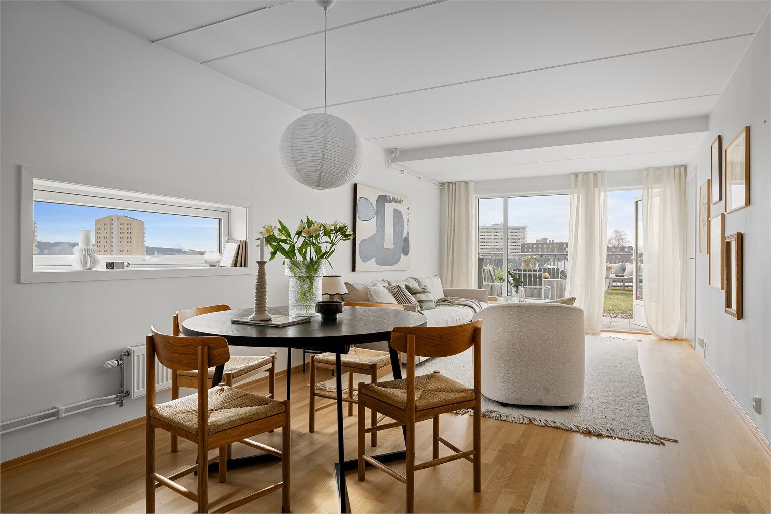 Velkommen til Årvollveien 17 - presentert av Hanne Pettersen i Krogsveen - Foto: Lasse Lerdahl