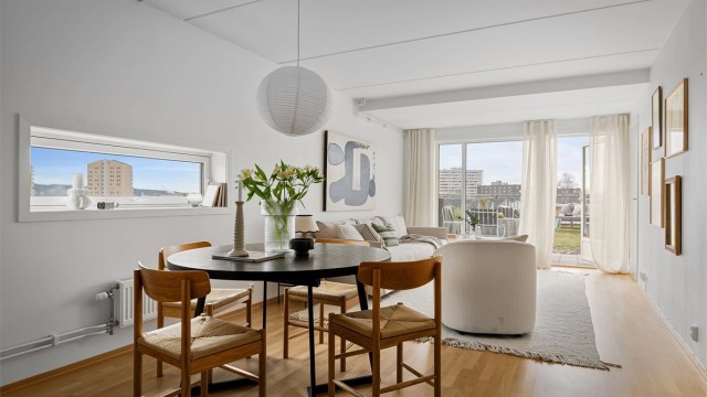 Velkommen til Årvollveien 17 - presentert av Hanne Pettersen i Krogsveen - Foto: Lasse Lerdahl