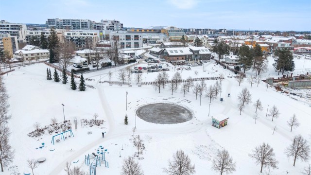 Omkring Såvegen finnes mange flotte grøntarealer og turmuligheter for liten, stor og firbente. Lekeplasser, butikker, cafeer, restauranter m.m. Alt i umiddelbart nærhet
