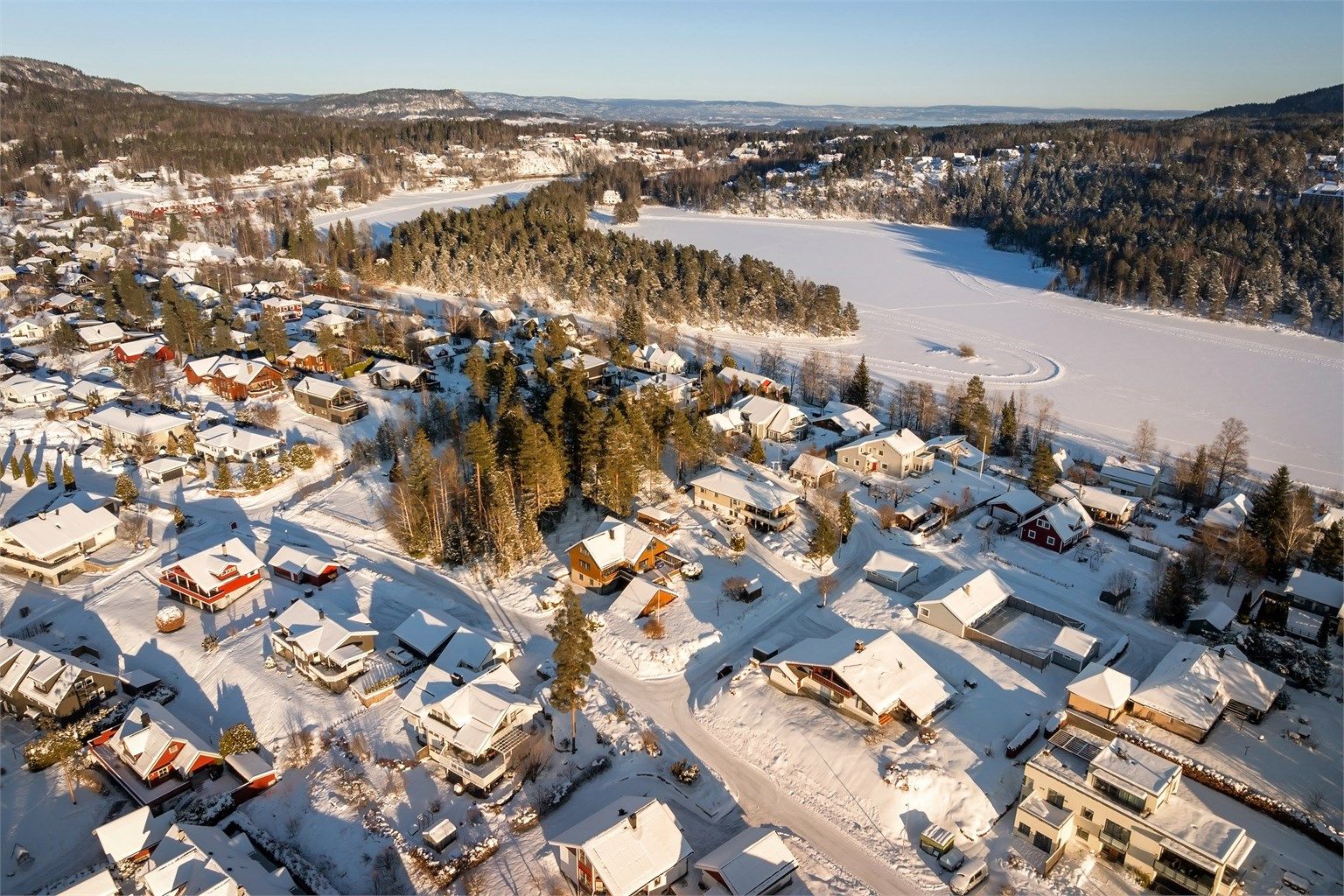 Området er tilrettelagt for et aktivt uteliv for hele familien.