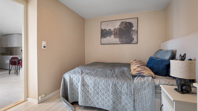 Soverommet har god plass til dobbeltseng, kommode og garderobe