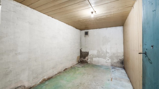 Boligen har hele fem boder i kjelleren for optimal oppbevaring.