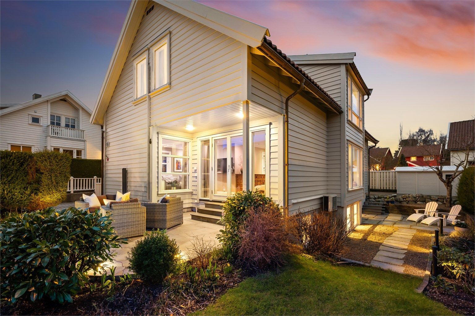 Velkommen til Forusvågen 6 - en velholdt og innholdsrik familiebolig i et svært populært nabolag. 