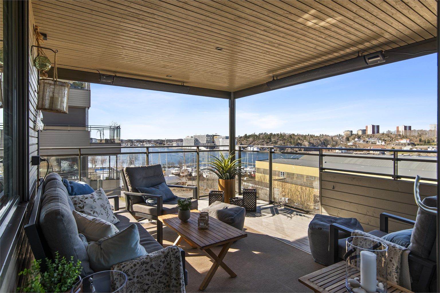 Langestrand er et veletablert og attraktivt boligområde hvor kveldssolen er svært ettertraktet.