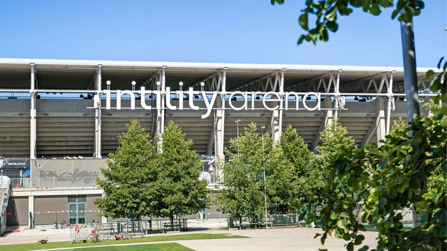 I nærområdet har man blant annet Intility Arena, hjemmebanen til Vålerenga.