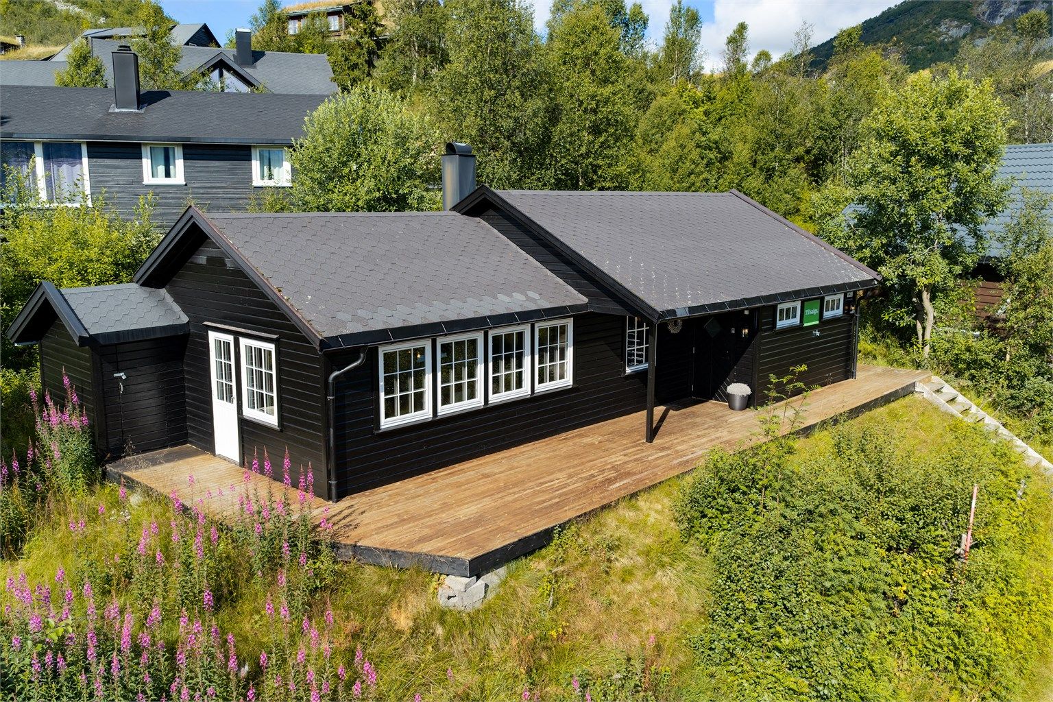Velkommen til Hovden Fjellpark 142 - en innbydende fritidsbolig i naturskjønne omgivelser.
