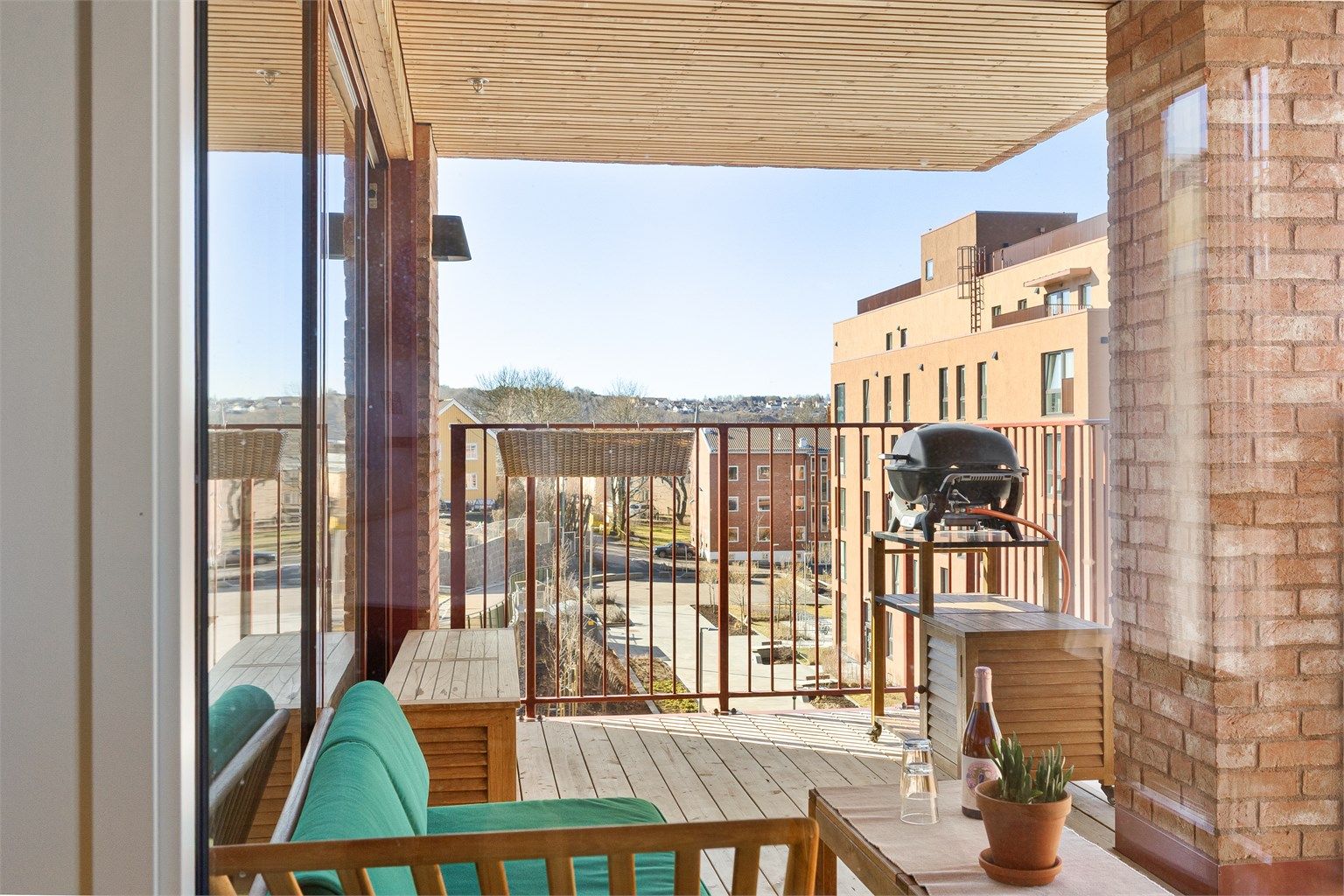 Smakfull og innflytningsklar 4-romsleilighet fra 2024.