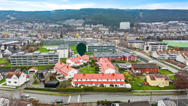 Boligen ligger i et rolig, skjermet og familievennlig nabolag på Åssiden.
Foto: Haiman Askari