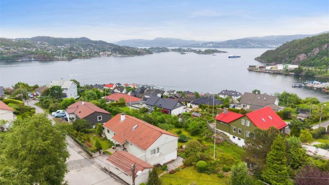 Velkommen til denne attraktive beliggende boligen presentert av Fredrik Stuhr i Krogsveen Bergen sentrum