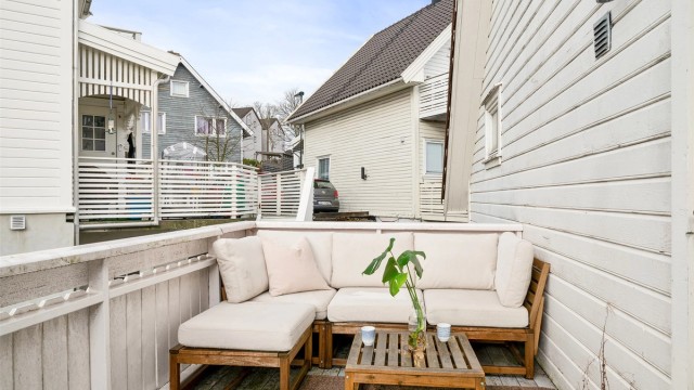 Vestvendt balkong. Her kan ettermiddagssolen nytes.