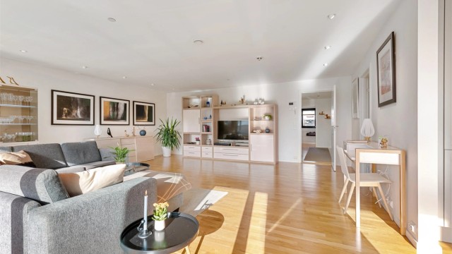 Fra stue/kjøkken mot gang