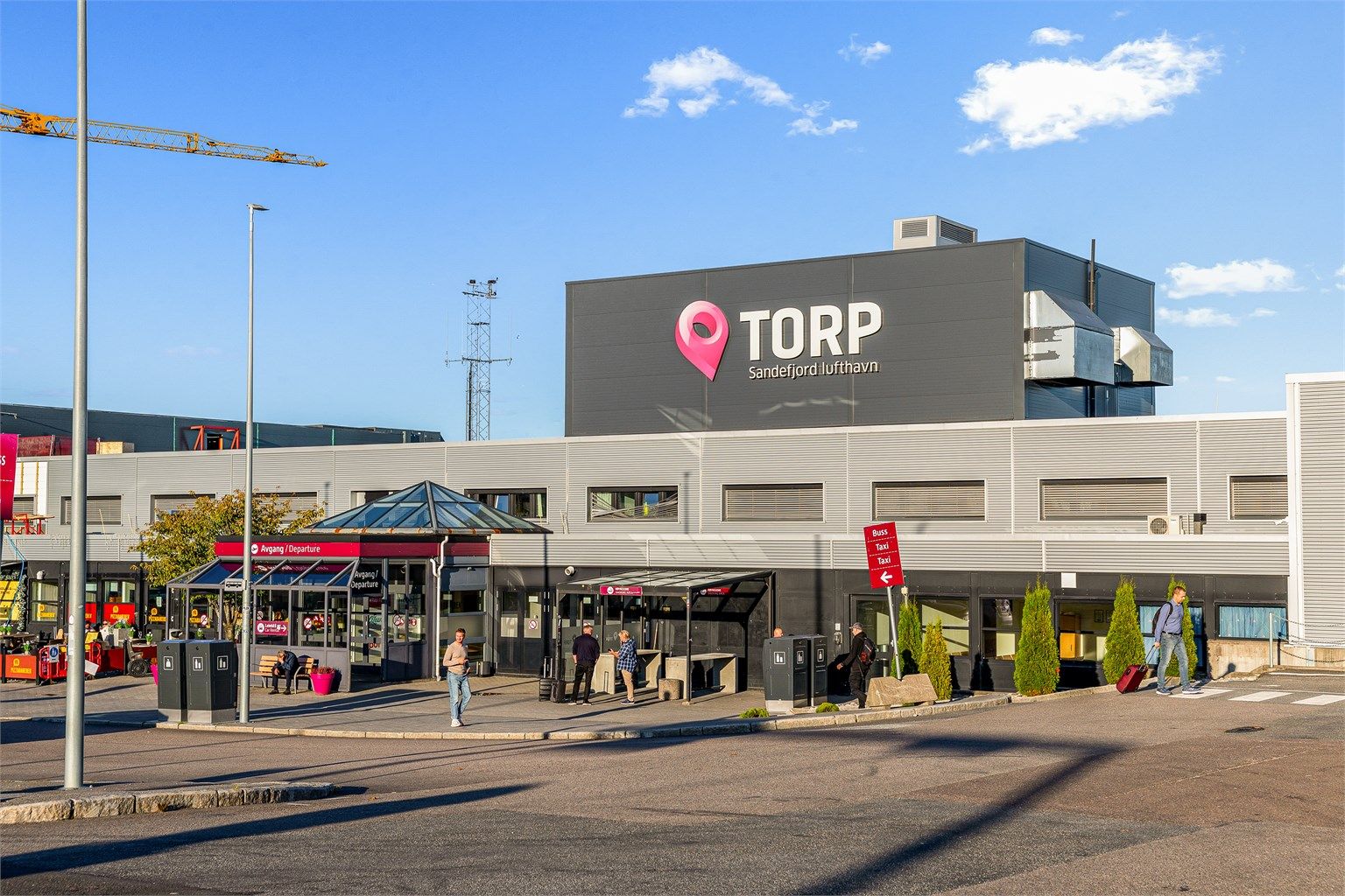 Sandefjord lufthavn Torp ligger omtrent tre minutters kjøretur fra eiendommen.