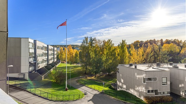 Utsikt mot borettslagets fellesarealer og grøntområder på Vestre Haugen.