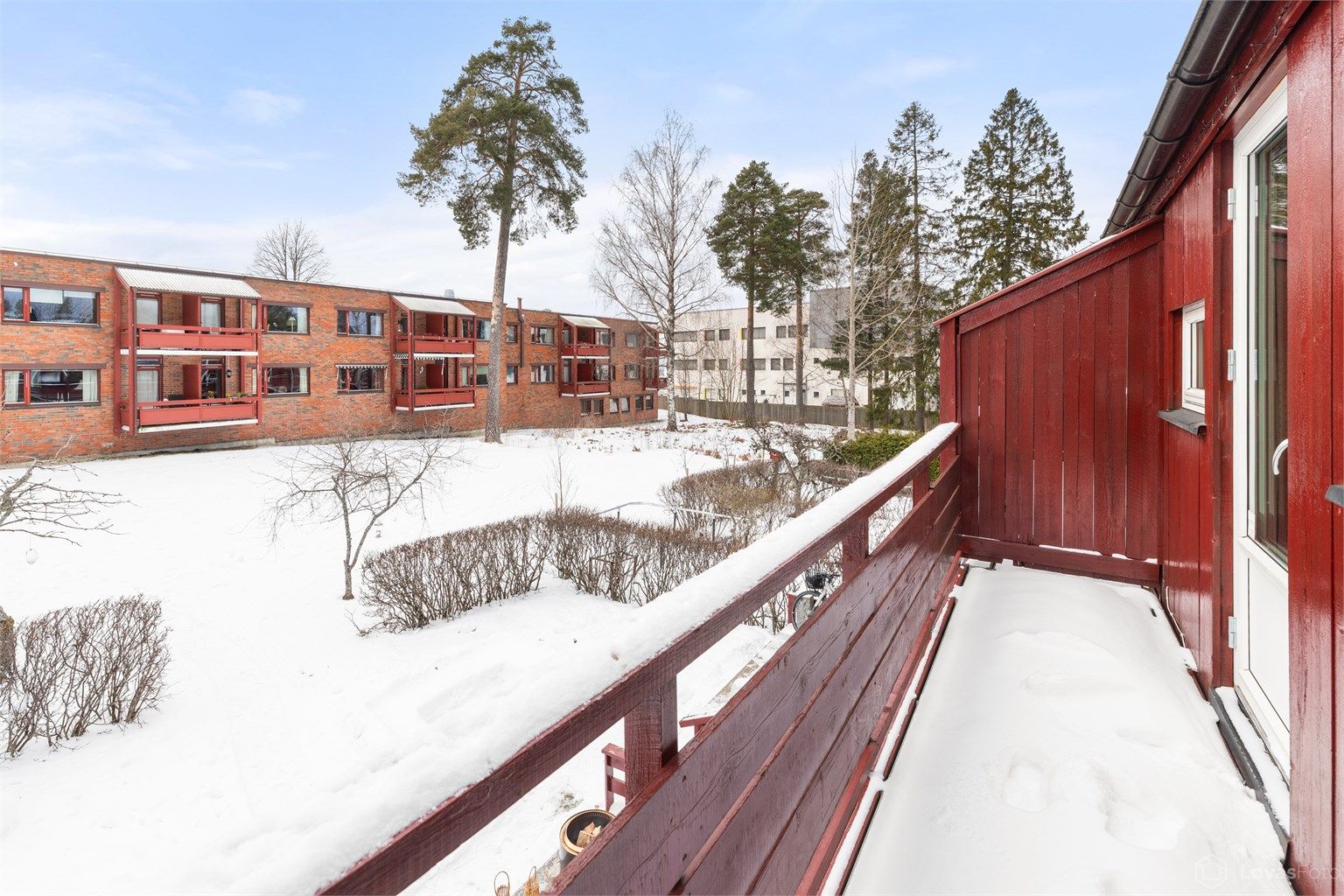 Sydvestvendt balkong i 2. etasje