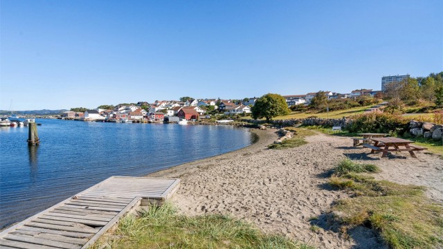 For den turglade har man de fine turområder på Tastaveden og langs sjøen en kort spasertur unna.