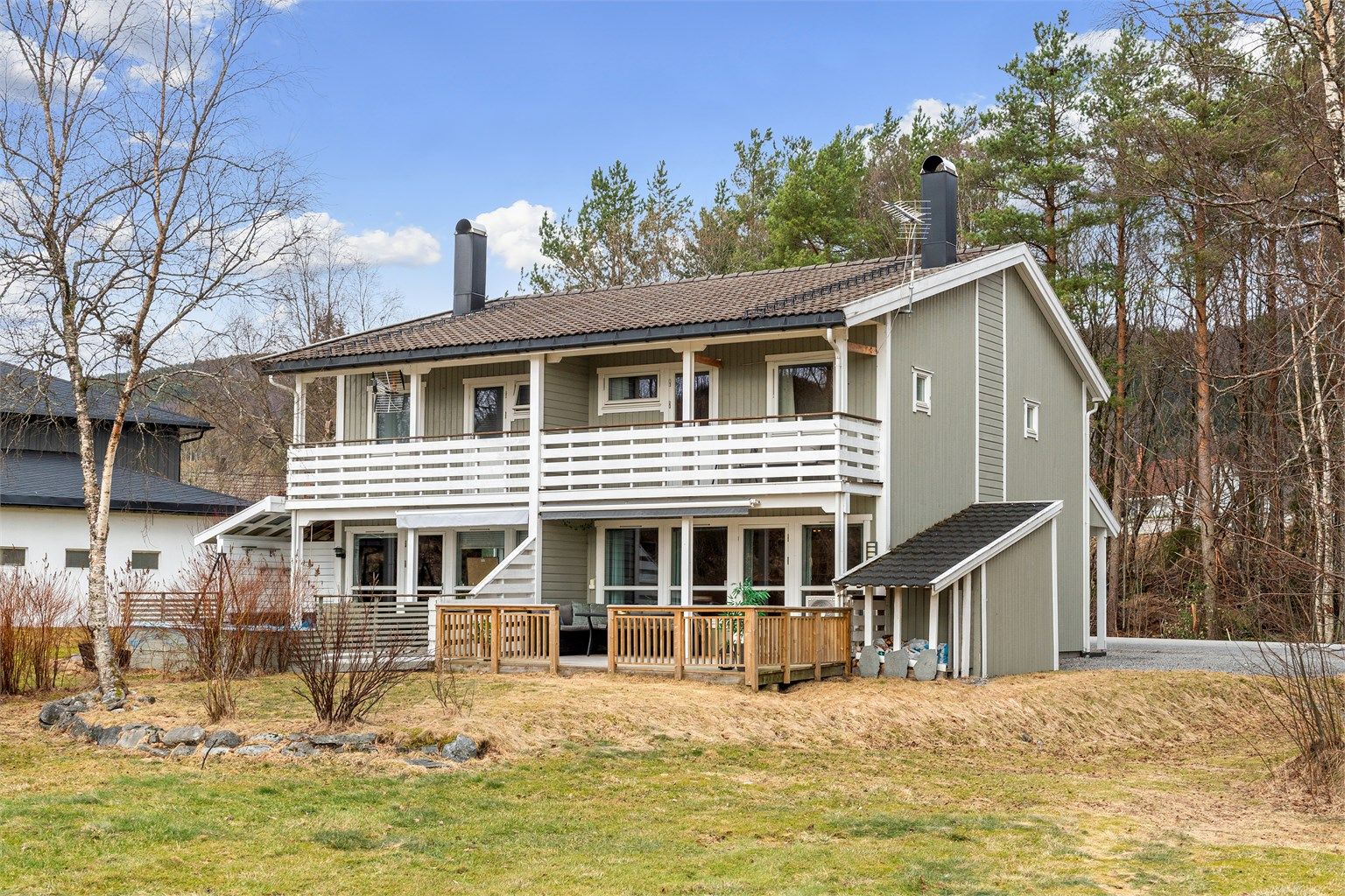 Velkommen til Nedregotten 48 på Emblem presentert av Eiendomsmegler/Partner Elisabeth Skjold.