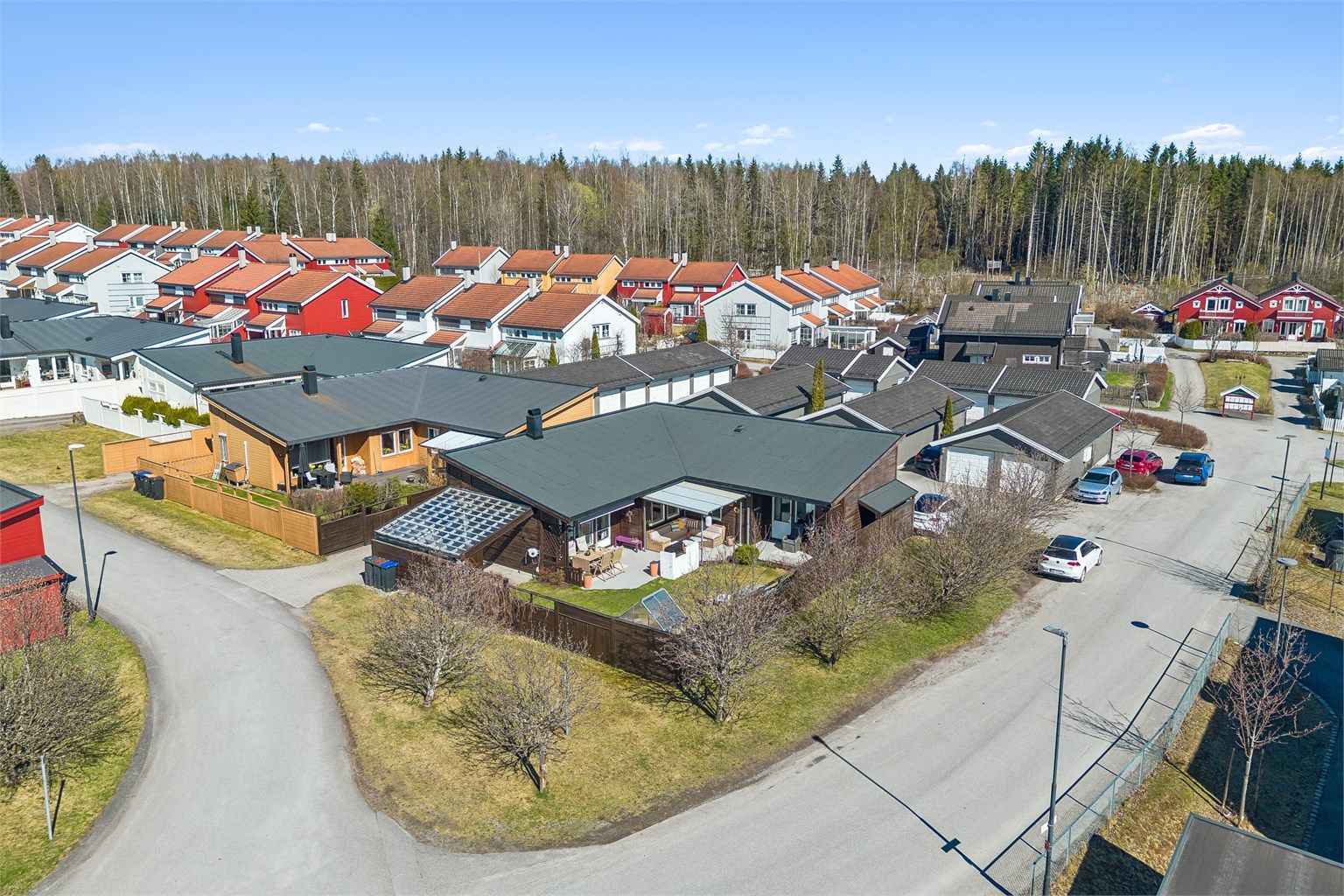 Velkommen til Pirils veg 1 - Lettstelt enebolig over ett plan i et veletablert boligområde. 