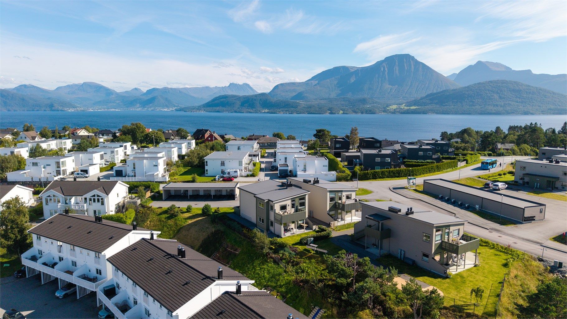 Gangavstand til Flisnes barneskole og Gnist Flisnes barnehage.