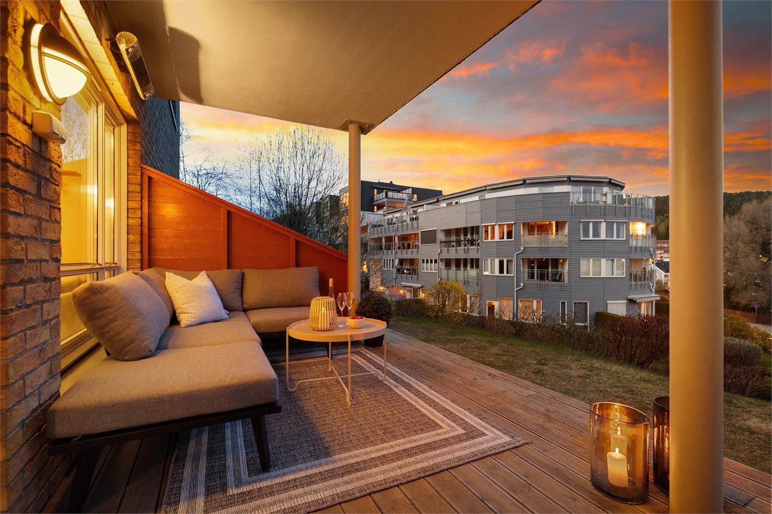 Dobbel stikkontakt og terrasse varmer er montert