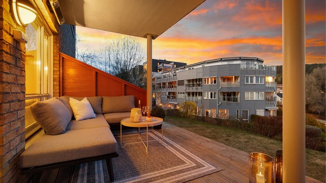 Dobbel stikkontakt og terrasse varmer er montert