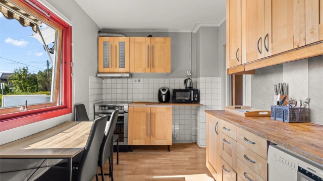 Kjøkken med plass til spisebord