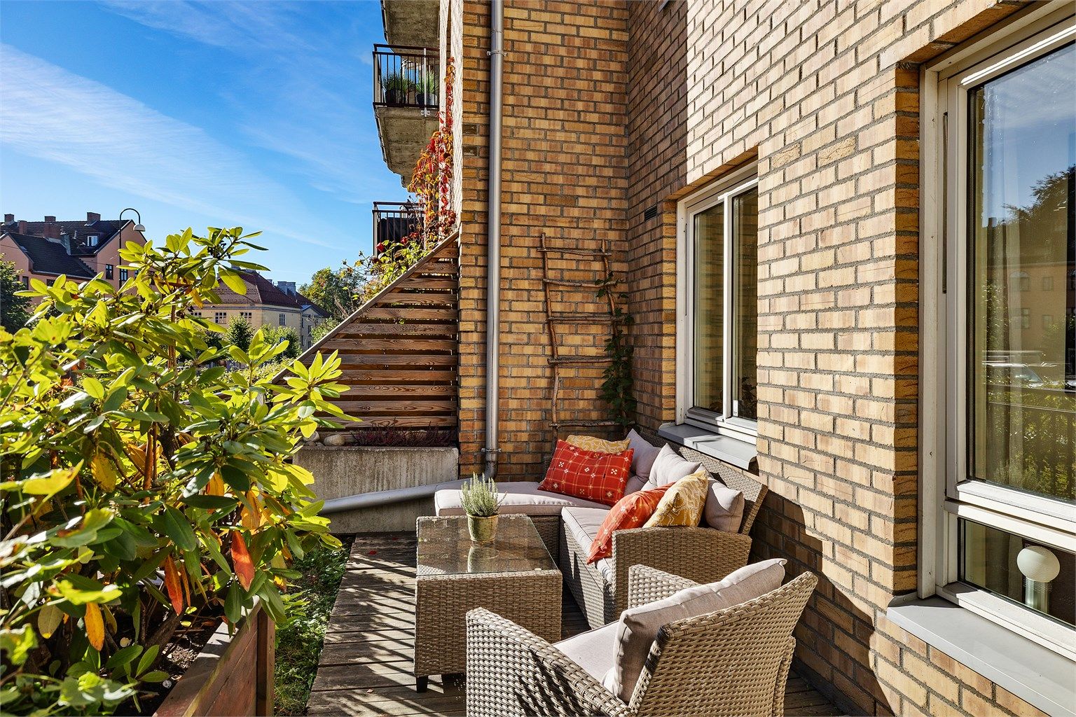 Solrik sørvendt uteplass på hele 16 kvm.