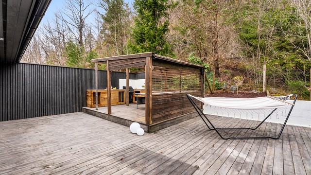 Det er også god plass til bl.a. hengekøye, badebasseng eller andre aktiviteter.