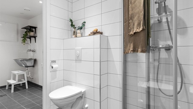 - Helfliset med varmekabler på gulv -